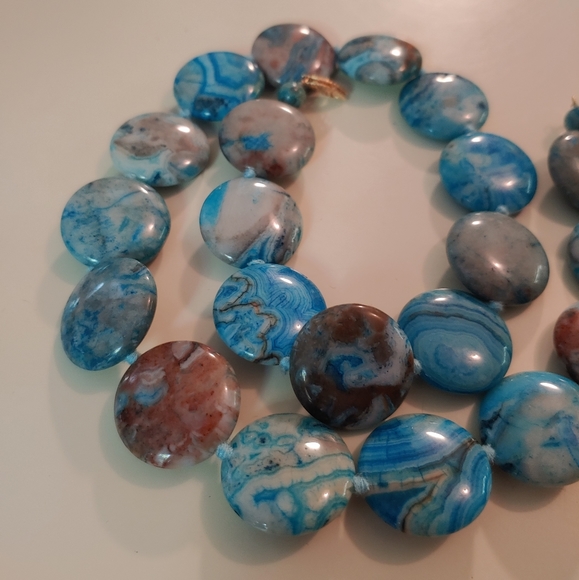 Blue crazy lace agate bead necklace, 14k clasp - Picture 3 of 7